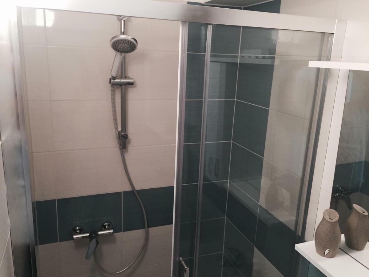 פודסטראנה Apartments Leptiric מראה חיצוני תמונה