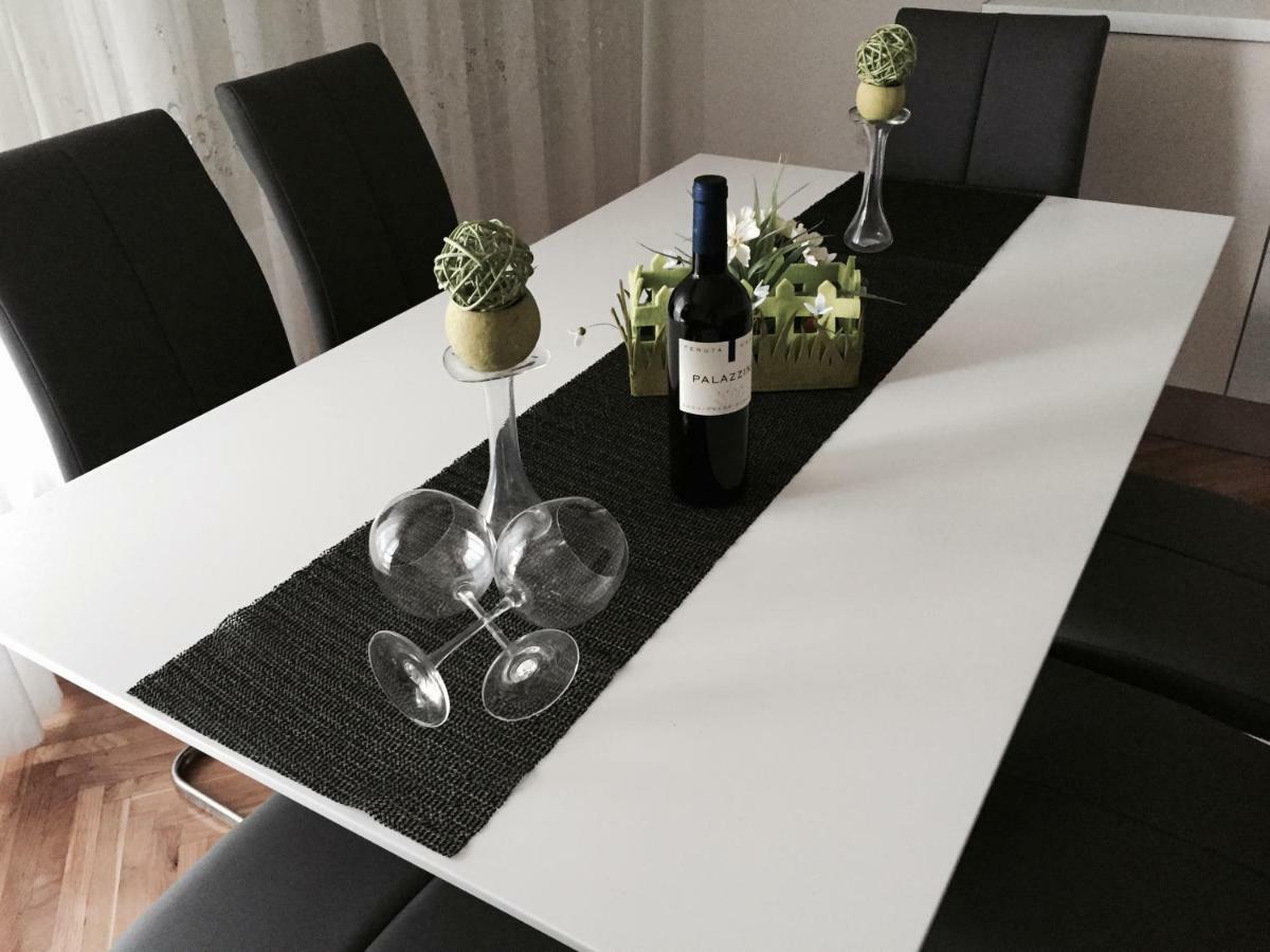 פודסטראנה Apartments Leptiric מראה חיצוני תמונה