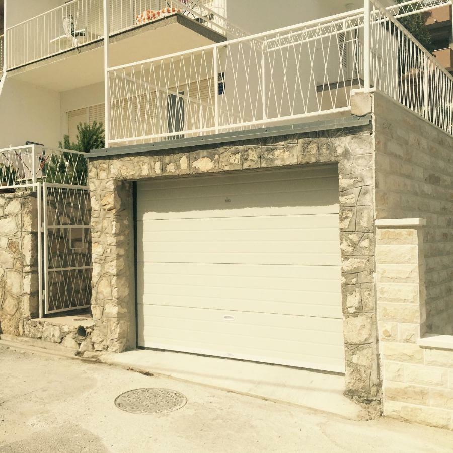 פודסטראנה Apartments Leptiric מראה חיצוני תמונה